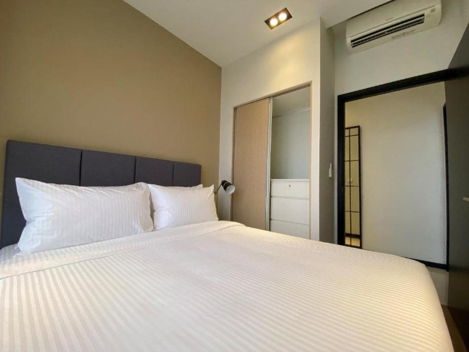 Momentus Serviced Residences Novena Singapur Dış mekan fotoğraf