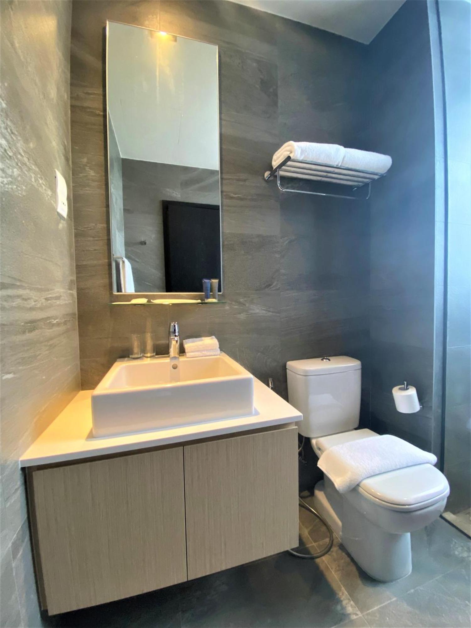 Momentus Serviced Residences Novena Singapur Dış mekan fotoğraf