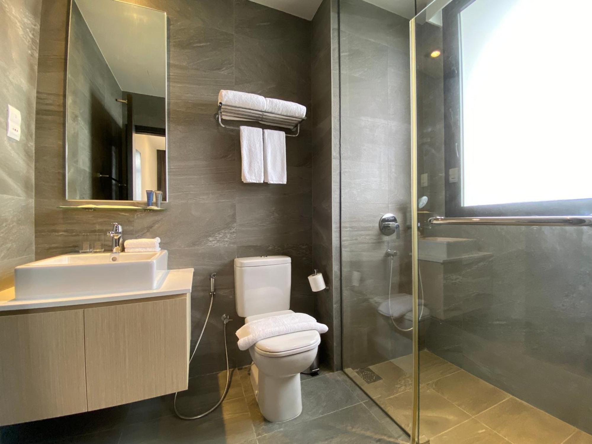 Momentus Serviced Residences Novena Singapur Dış mekan fotoğraf